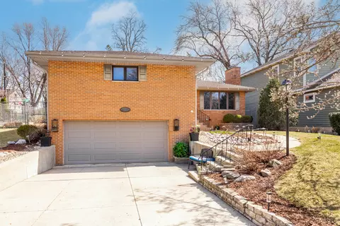 3935 Elm St, Downers Grove, IL 60515