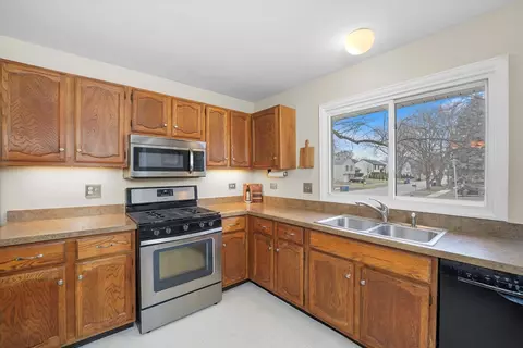 Kitchen - 209 Burnside Cir, Bartlett, IL 60103 photo 3 of 3