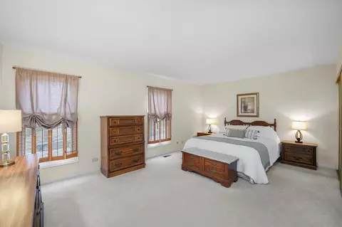 Bedroom - 209 Burnside Cir, Bartlett, IL 60103 photo 1 of 3
