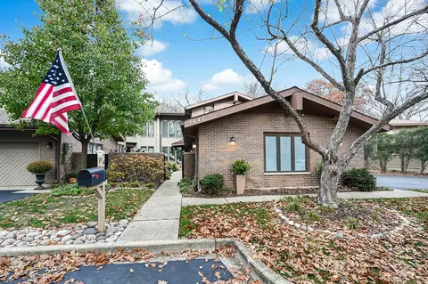 1441 Fox Ln, Hinsdale, IL 60521