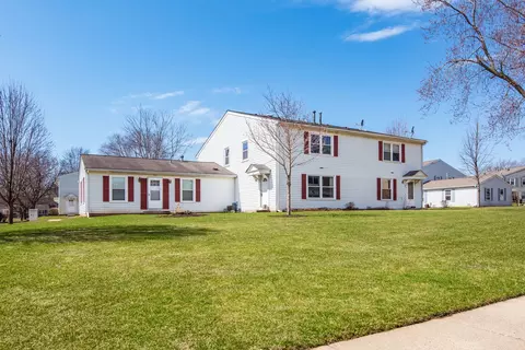 223 Harvest Ct, Vernon Hills, IL 60061
