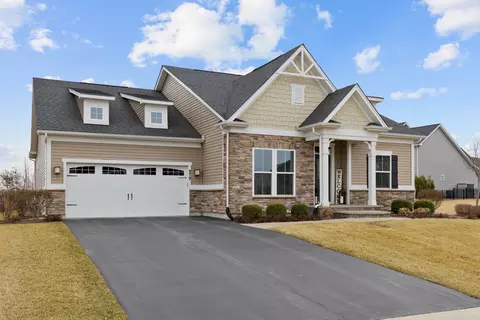 979 Blue Aster Pkwy, Gilberts, IL 60136