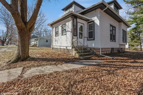 606 S 2nd St, Oregon, IL 61061