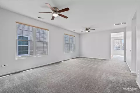2831 Edgewater Dr, Elgin, IL 60124 photo 5