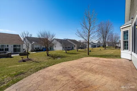 2831 Edgewater Dr, Elgin, IL 60124 photo 16