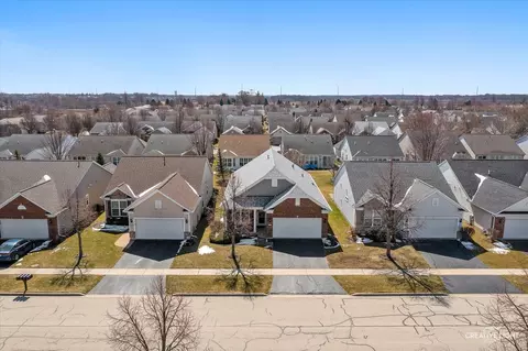 2831 Edgewater Dr, Elgin, IL 60124 photo 17