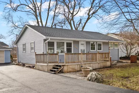464 Douglas Rd, Batavia, IL 60510