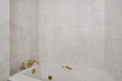 Bath - 200 E Delaware Pl #3D, Chicago, IL 60611 photo 3 of 3