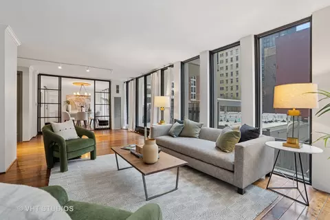 Living - 200 E Delaware Pl #3D, Chicago, IL 60611 photo 3 of 4