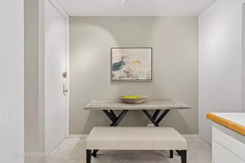 Dining - 200 E Delaware Pl #3D, Chicago, IL 60611 photo 4 of 5