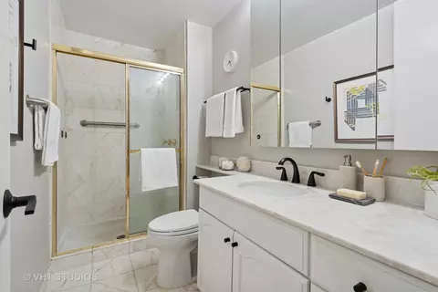 Bath - 200 E Delaware Pl #3D, Chicago, IL 60611 photo 1 of 3
