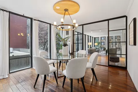 Dining - 200 E Delaware Pl #3D, Chicago, IL 60611 photo 2 of 5