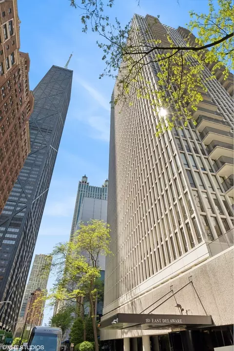 200 E Delaware Pl #3D, Chicago, IL 60611