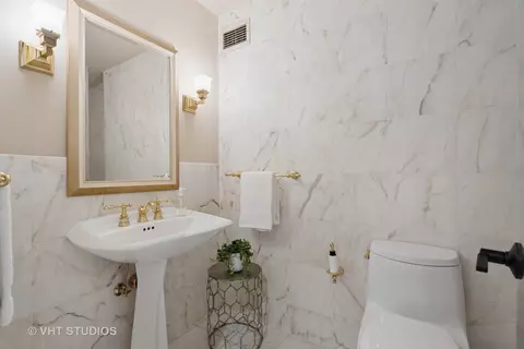 Bath - 200 E Delaware Pl #3D, Chicago, IL 60611 photo 2 of 3