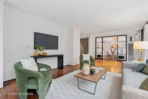 Living - 200 E Delaware Pl #3D, Chicago, IL 60611 photo 4 of 4