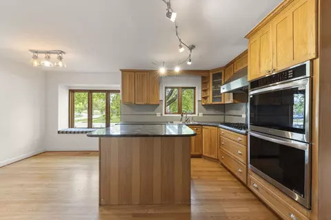 Kitchen - 1658 Apache Dr, Naperville, IL 60563 photo 1 of 3