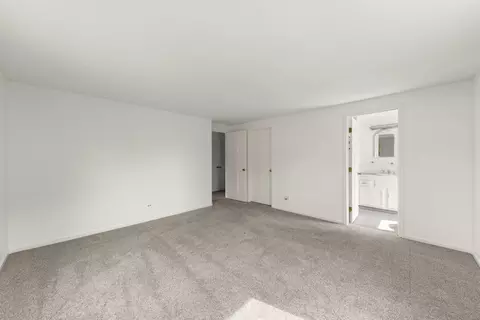 Bedroom - 1658 Apache Dr, Naperville, IL 60563 photo 3 of 6