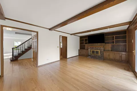 Living - 1658 Apache Dr, Naperville, IL 60563 photo 5 of 5