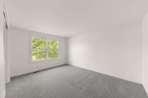 Bedroom - 1658 Apache Dr, Naperville, IL 60563 photo 5 of 6