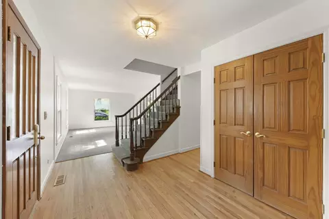 Entry Way - 1658 Apache Dr, Naperville, IL 60563 photo 1 of 1