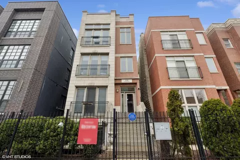 1930 W Belmont Ave #3, Chicago, IL 60657