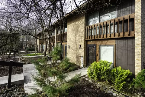 5939 Meadow Dr #158-C, Lisle, IL 60532