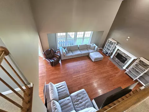 908 Hampton Dr, Carol Stream, IL 60188 photo 7