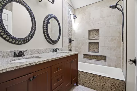 908 Hampton Dr, Carol Stream, IL 60188 photo 23