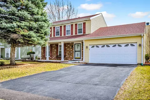 83 W Fullerton Ave, Glendale Heights, IL 60139