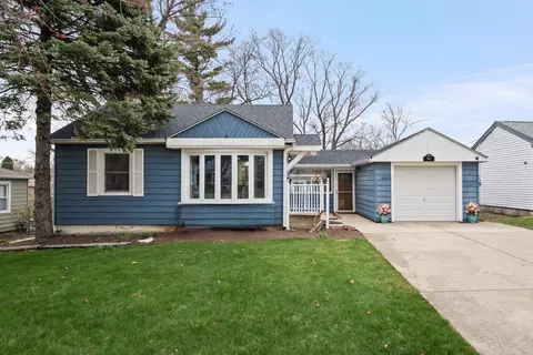 941 S Stewart Ave, Lombard, IL 60148
