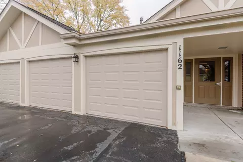 1162 Northbury Ln #B1, Wheeling, IL 60090