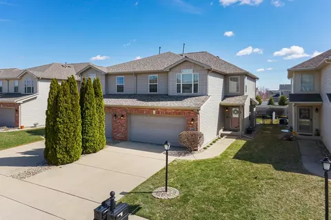 Exterior - 1220 Blue Bill Way, Normal, IL 61761 photo 2 of 5