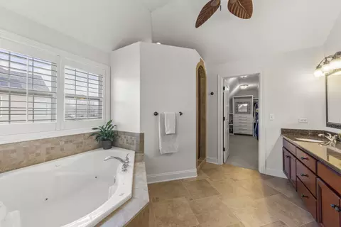 Bath - 26504 Silverleaf Dr, Plainfield, IL 60585 photo 2 of 6