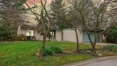 501 E Burkwood Ct, Urbana, IL 61801