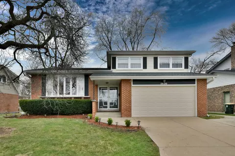 1830 N Dale Ave, Arlington Heights, IL 60004
