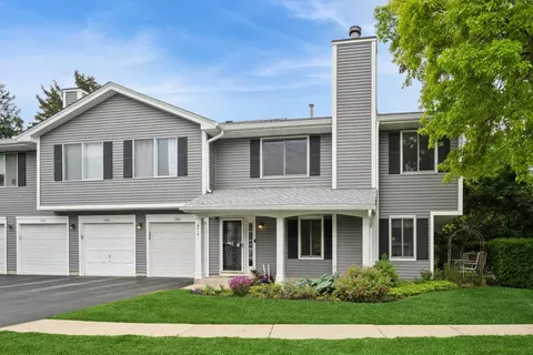 1314 Barclay Ln #1314, Deerfield, IL 60015
