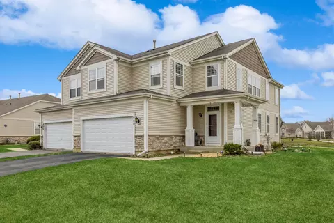 600 Schubert St, Woodstock, IL 60098