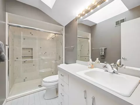 426 Circle Ct, Deerfield, IL 60015 photo 23