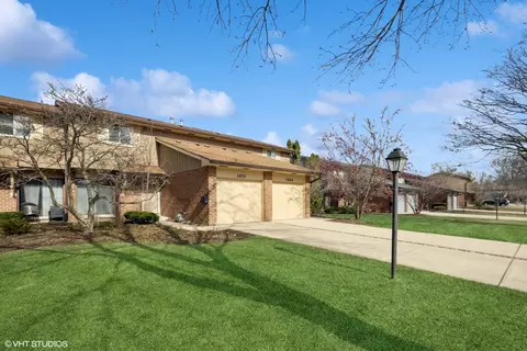 1470 Blackburn St, Wheaton, IL 60189