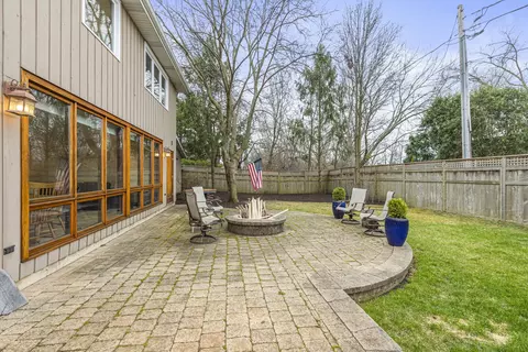 Exterior - 912 Revere Rd, Glenview, IL 60025 photo 3 of 4
