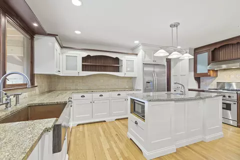 Kitchen - 912 Revere Rd, Glenview, IL 60025 photo 2 of 4
