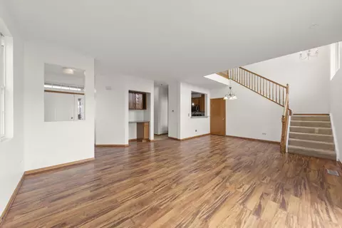 1060 Clover Dr, Minooka, IL 60447 photo 3