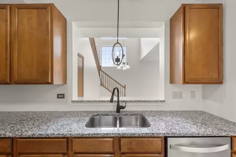 1060 Clover Dr, Minooka, IL 60447 photo 11