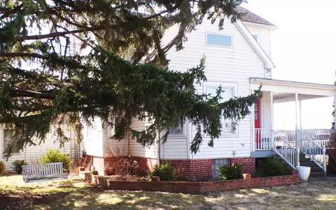 607 E Washington St, Downs, IL 61736 photo 3