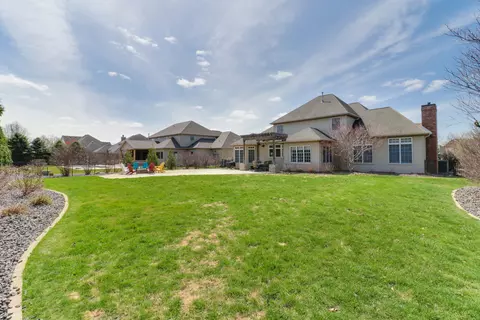 Exterior - 32 Stonebrook Ct, Bloomington, IL 61704 photo 9 of 10