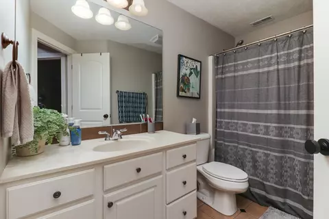 Bath - 32 Stonebrook Ct, Bloomington, IL 61704 photo 7 of 7