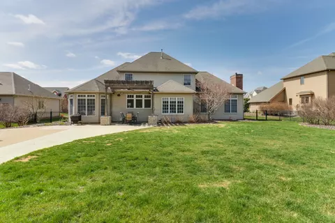 Exterior - 32 Stonebrook Ct, Bloomington, IL 61704 photo 8 of 10