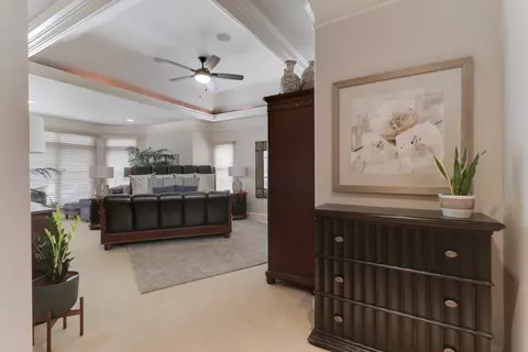 Entry Way - 32 Stonebrook Ct, Bloomington, IL 61704 photo 4 of 5
