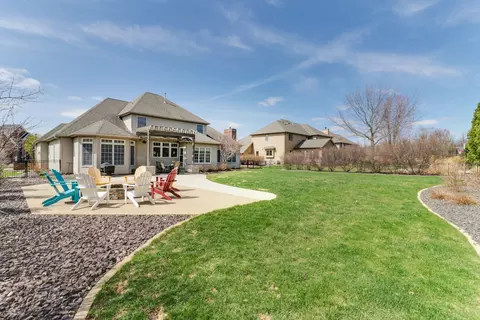 Exterior - 32 Stonebrook Ct, Bloomington, IL 61704 photo 7 of 10