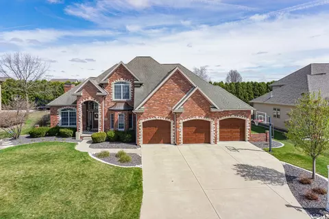 Exterior - 32 Stonebrook Ct, Bloomington, IL 61704 photo 10 of 10